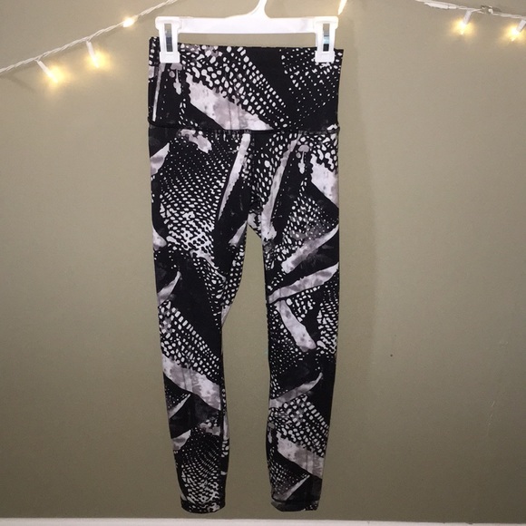 lululemon athletica Pants - Lululemon high waisted wunder unders EUC